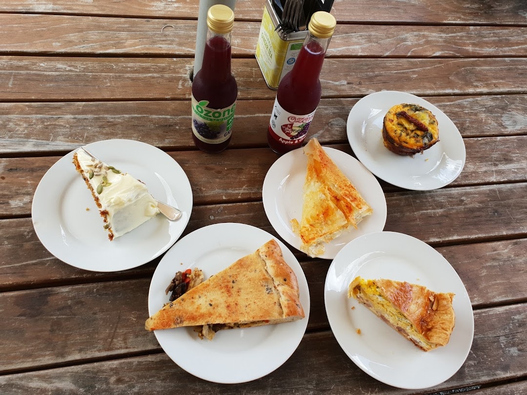 Miranda Farm Shop — Cafés in Pūkorokoro / Miranda