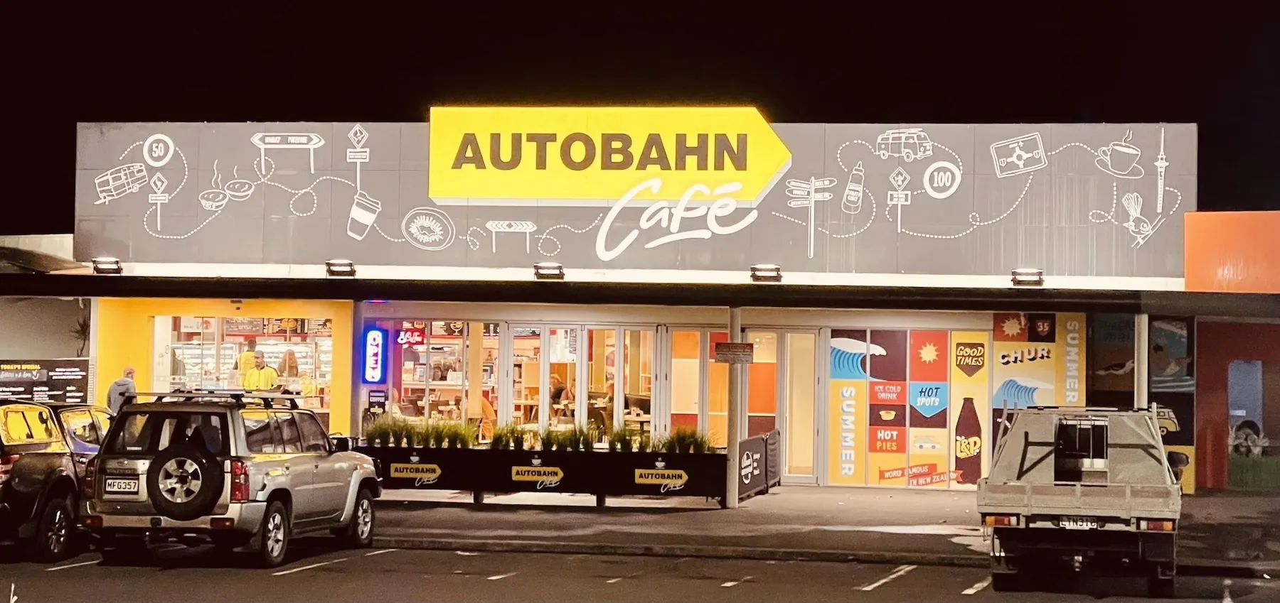 Autobahn Café Papakura — Cafés in BOMBAY