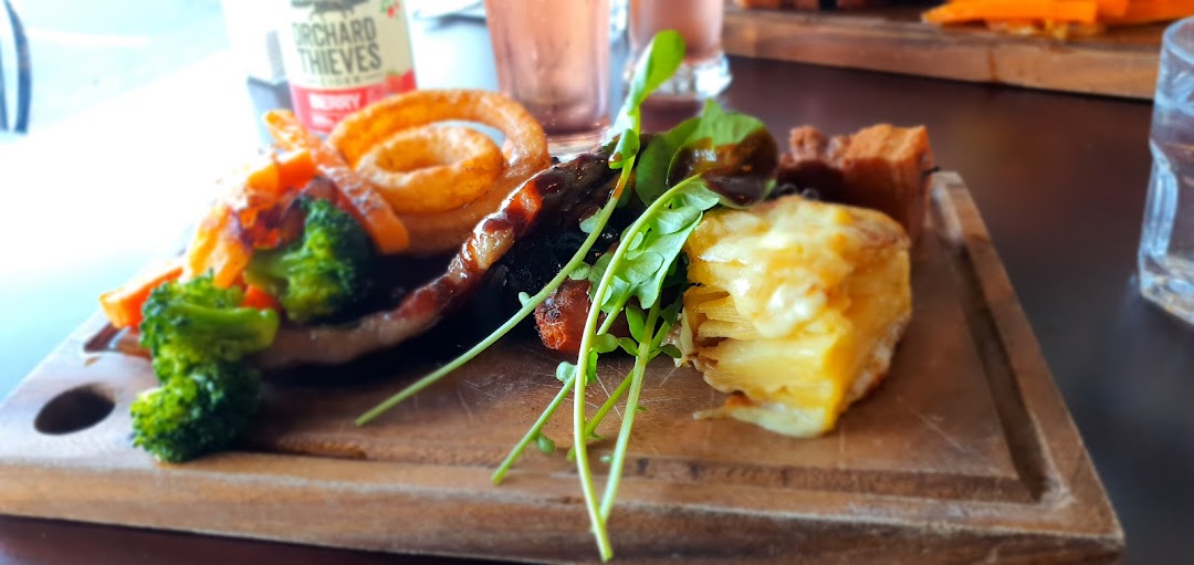 The Cleghorn Bistro & Bar — Cafés in Blenheim