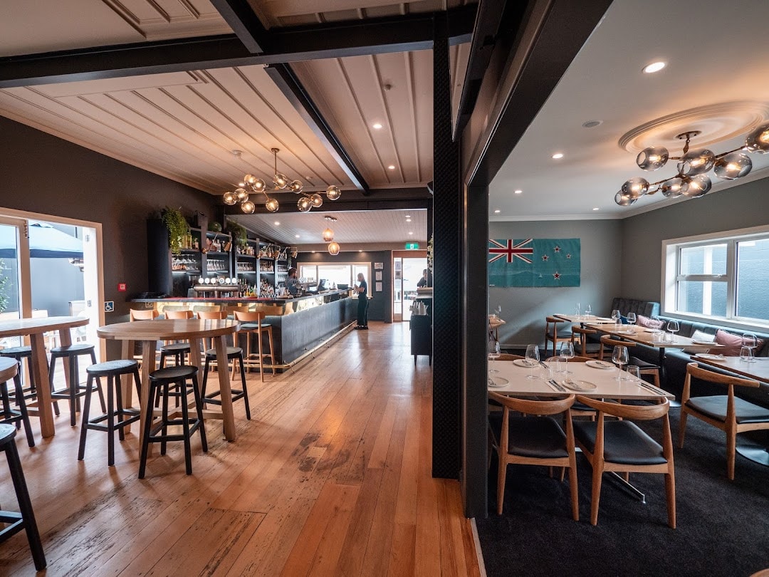 Signal Hill Restaurant — Cafés in Auckland