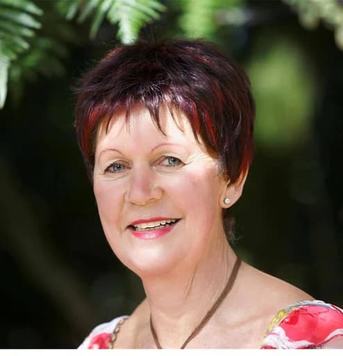 Beverley McLean logo